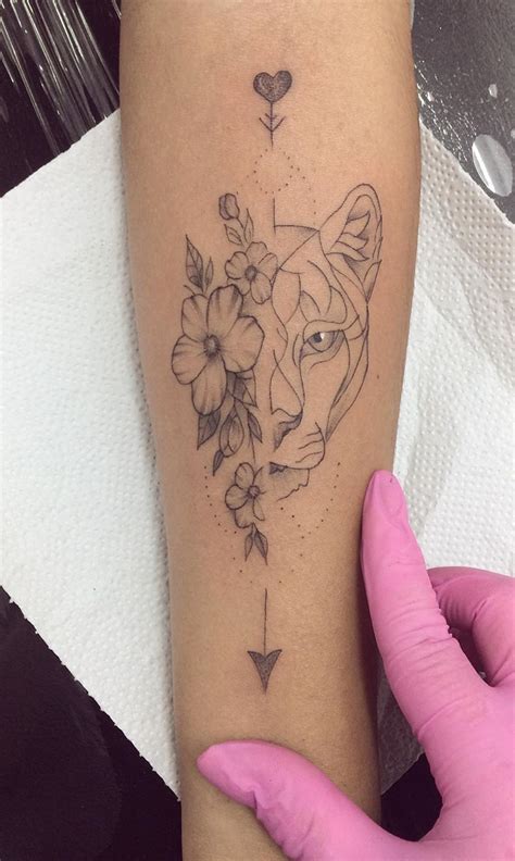 tatuaje de lineas|Tatuajes hechos de finas líneas – 80 diseños para。